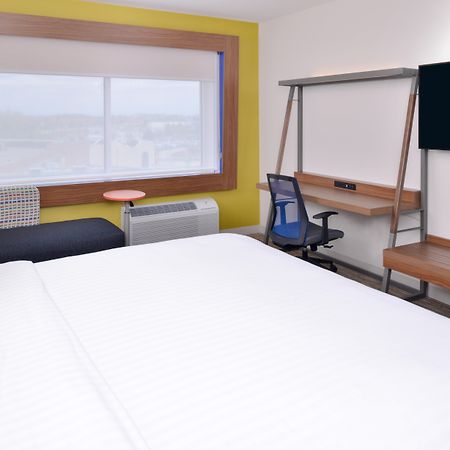 Holiday Inn Express & Suites Madison By Ihg Εξωτερικό φωτογραφία