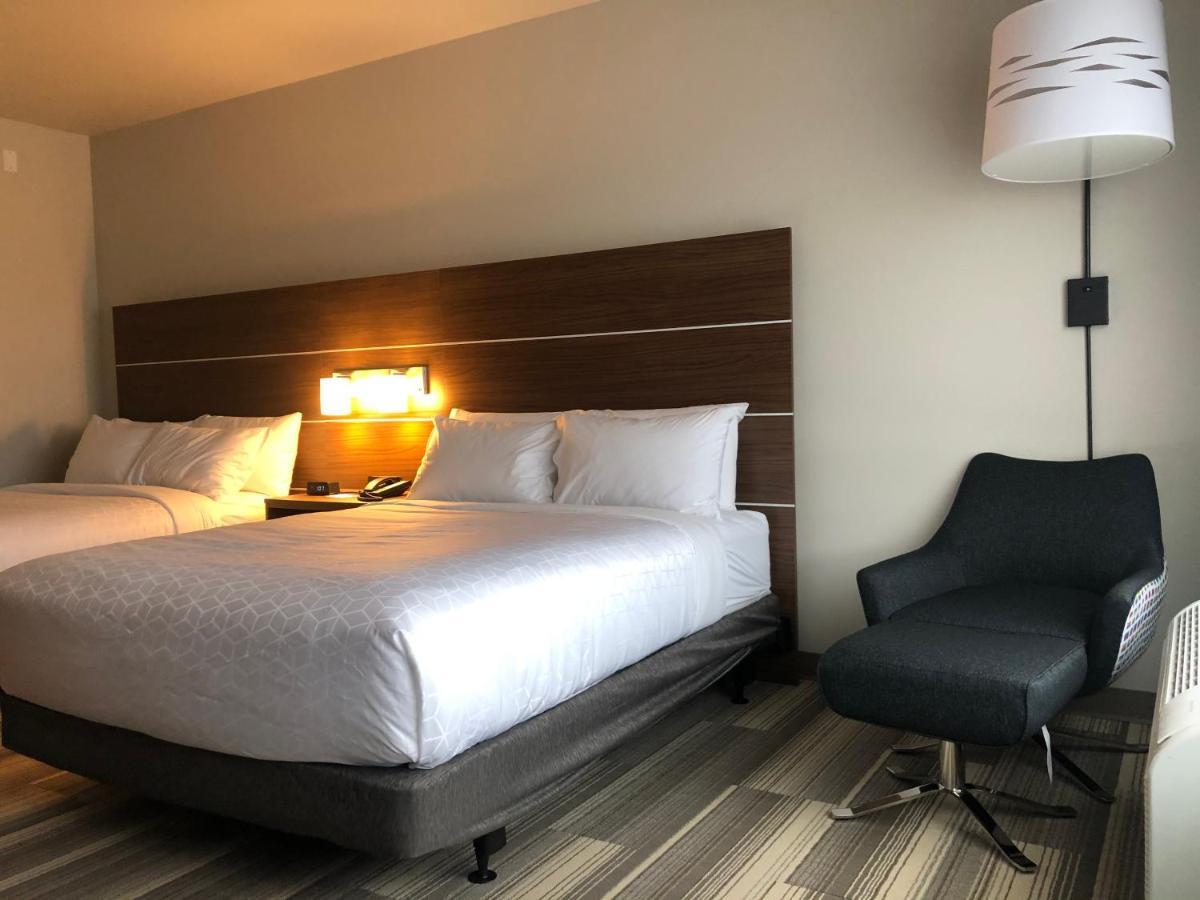 Holiday Inn Express & Suites Madison By Ihg Εξωτερικό φωτογραφία