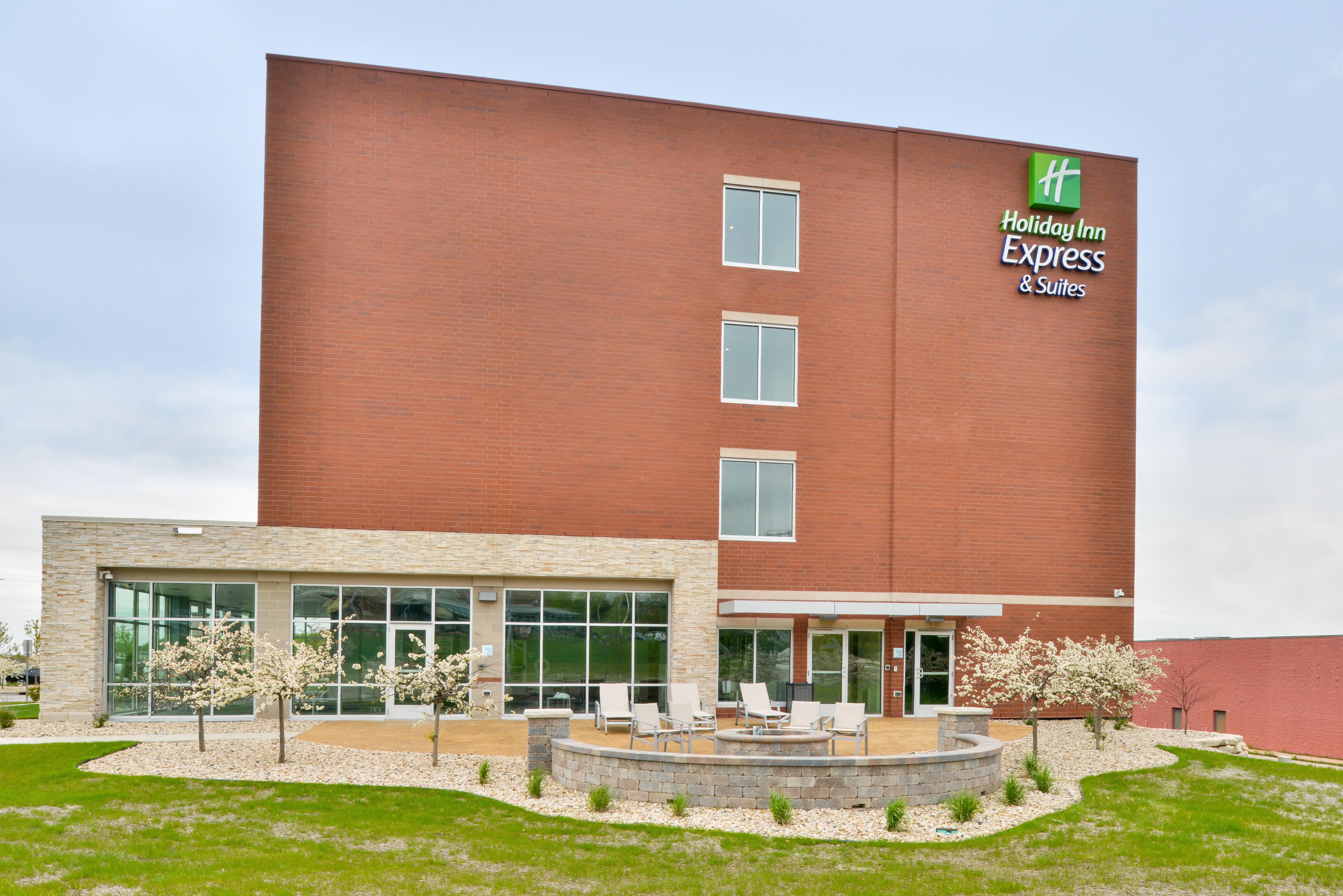 Holiday Inn Express & Suites Madison By Ihg Εξωτερικό φωτογραφία
