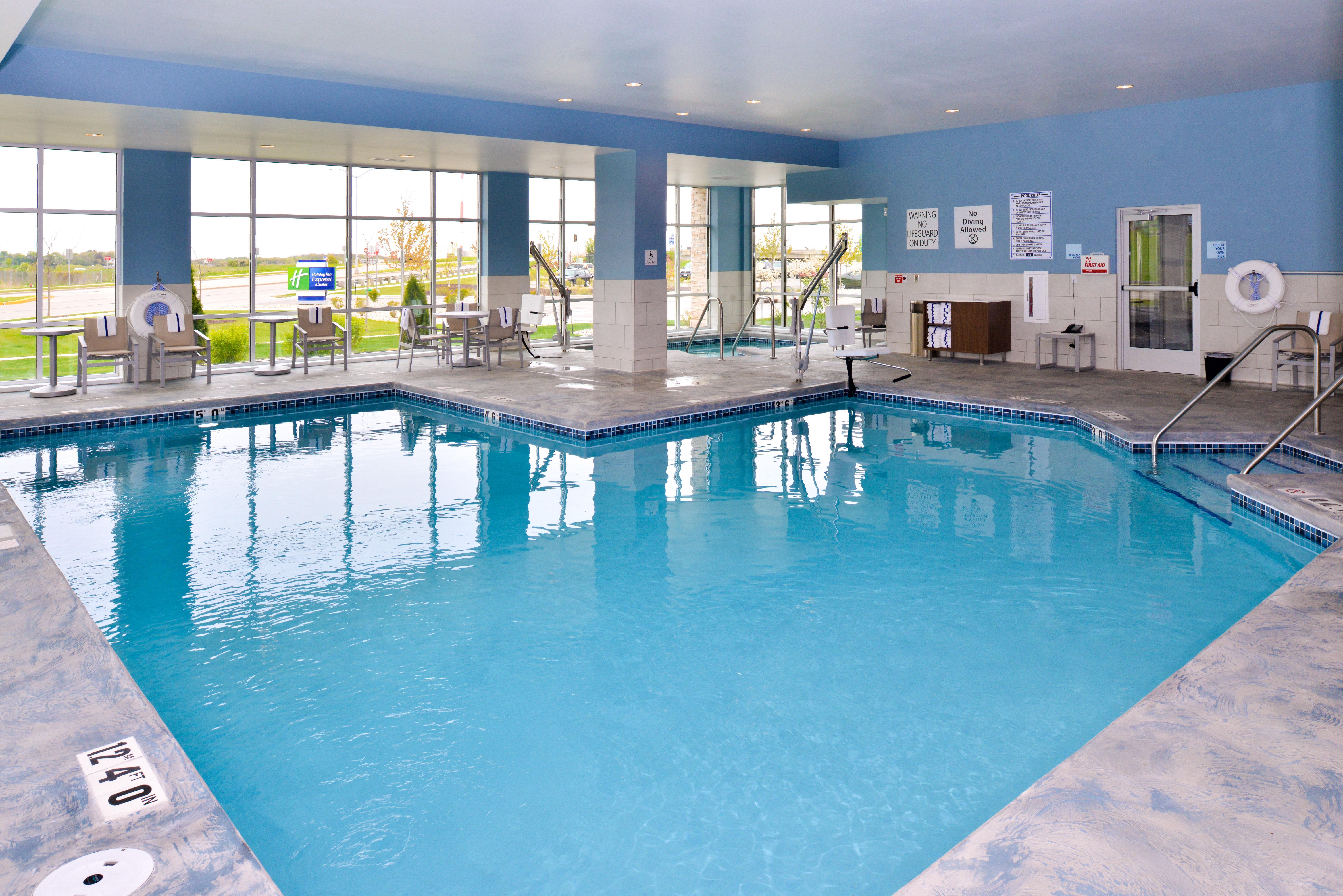 Holiday Inn Express & Suites Madison By Ihg Εξωτερικό φωτογραφία