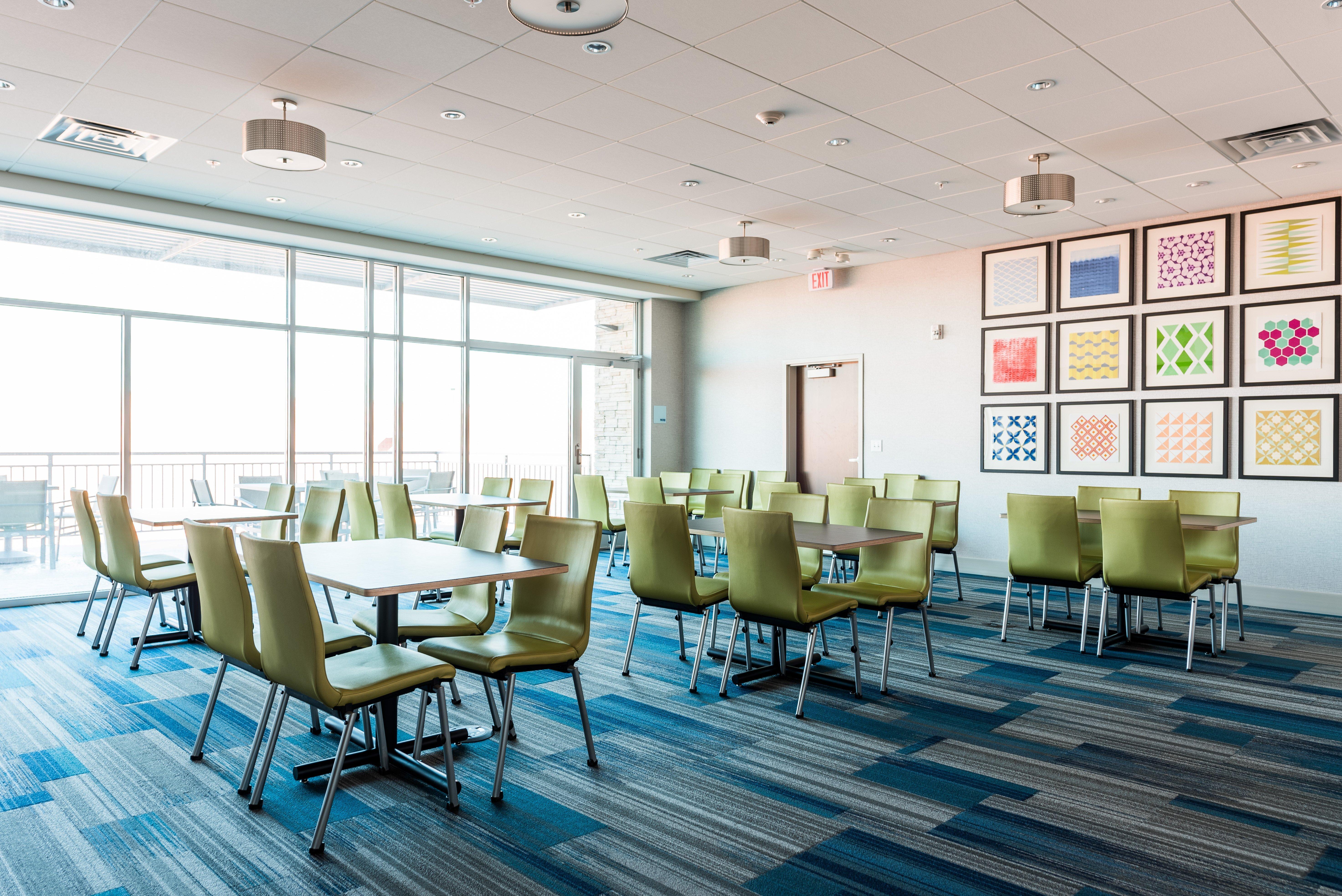 Holiday Inn Express & Suites Madison By Ihg Εξωτερικό φωτογραφία