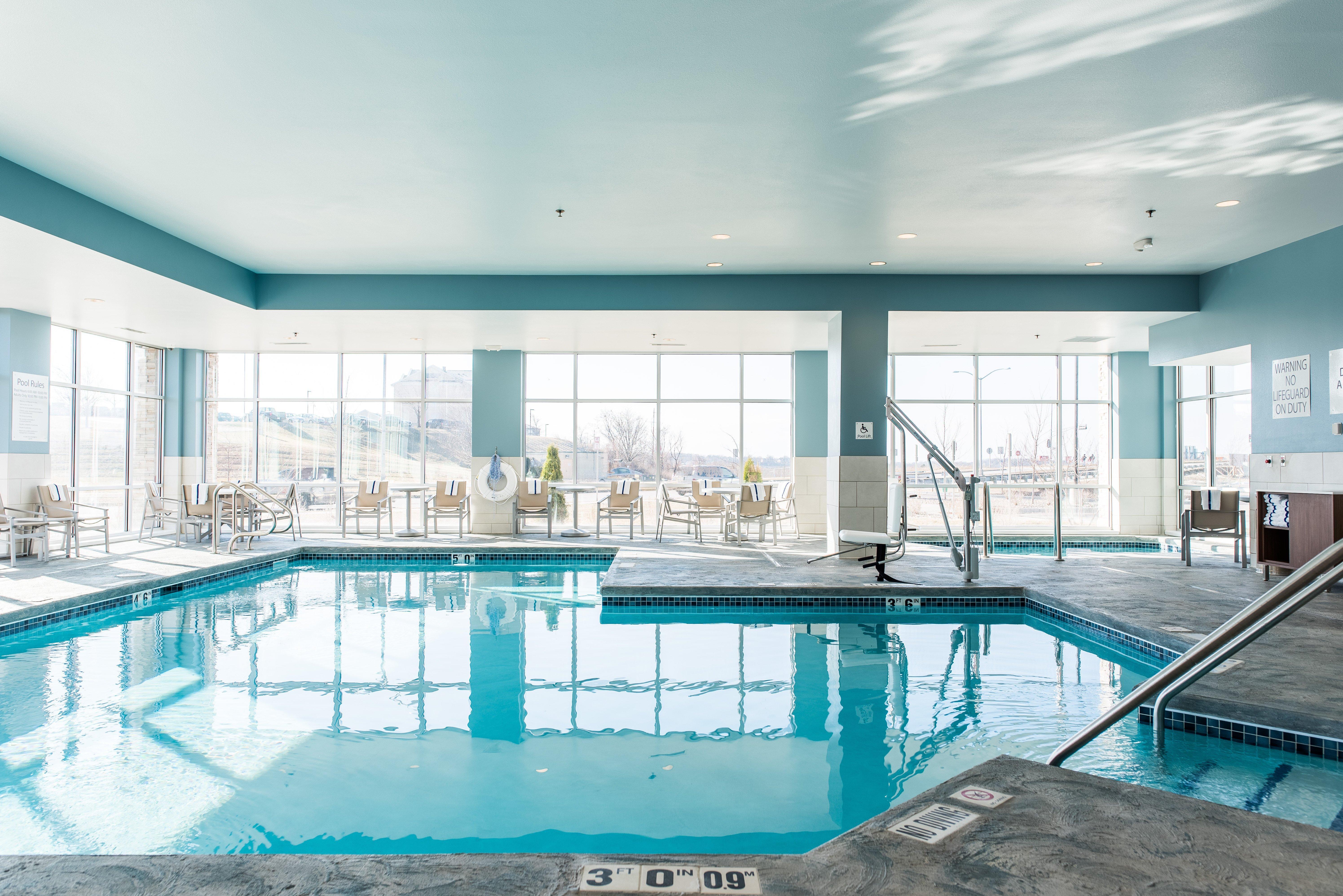Holiday Inn Express & Suites Madison By Ihg Εξωτερικό φωτογραφία