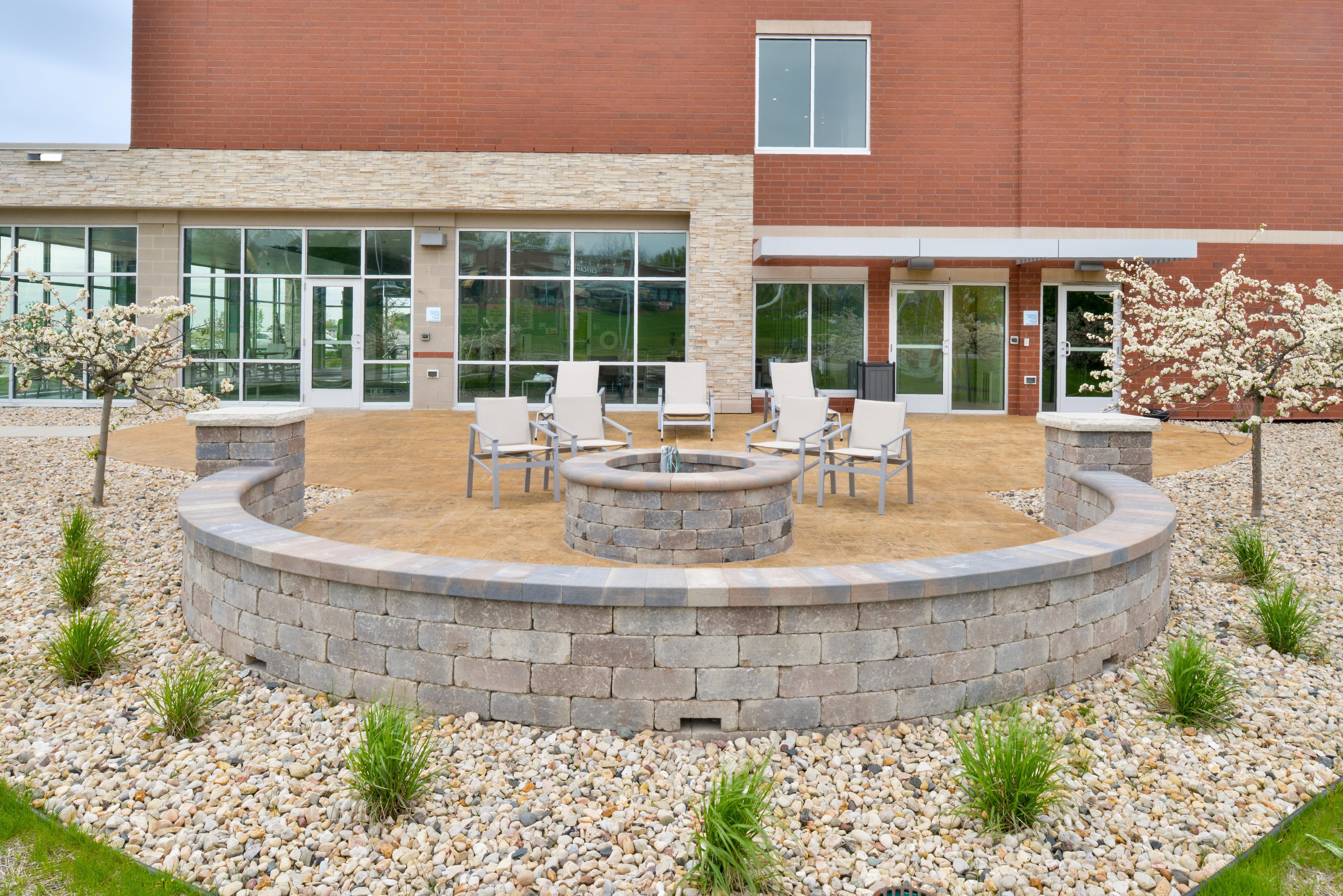 Holiday Inn Express & Suites Madison By Ihg Εξωτερικό φωτογραφία